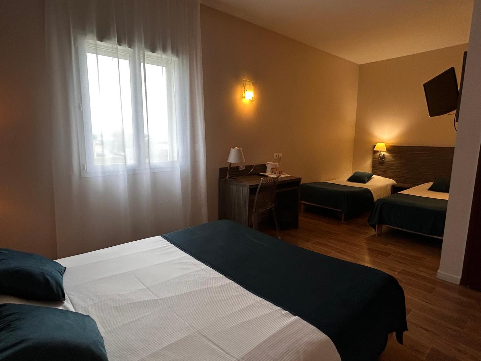 Hotel Caiman Пиерлат Екстериор снимка
